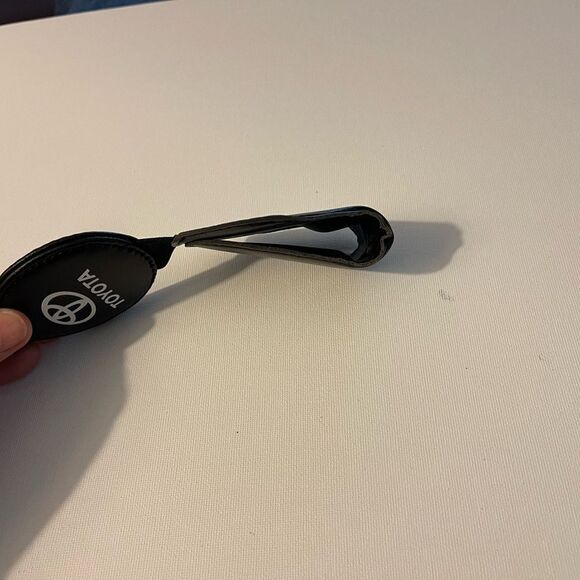 Toyota Sunglass Holder for Car with Logo Black Leather NWT - Picture 6 of 9